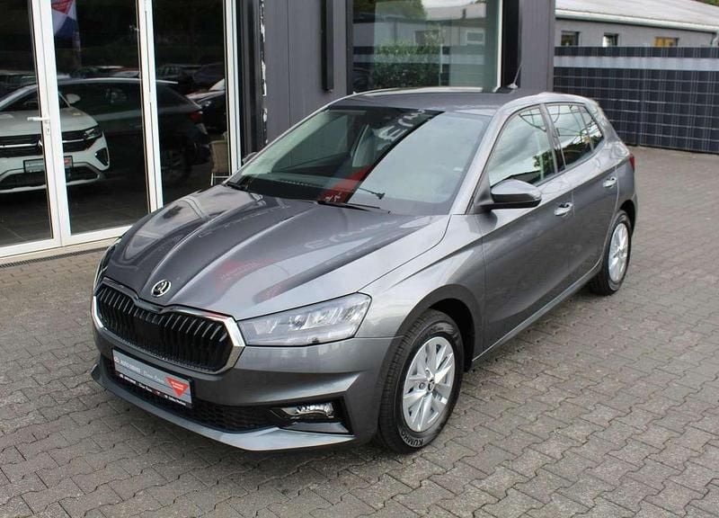 Graphitegrau metallic Neu 2025 Skoda Fabia Selection Limousine | 21.990 € (Guter Preis) - Bild 1/4