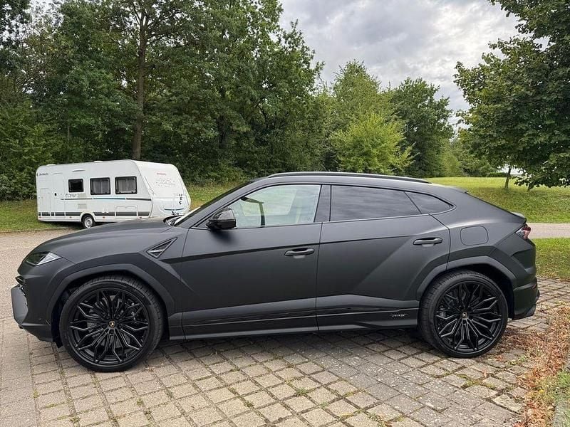 Schwarz Neu 2025 Lamborghini Urus SUV | 369.900 € (Superpreis) - Bild 1/2