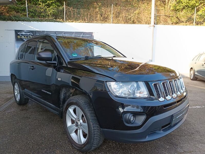 Gebraucht Jeep Compass Sport 156 PS (114 kW) 2011 Black metallic SUV