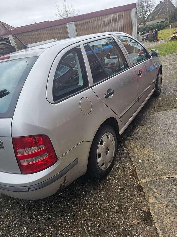 Gebraucht Skoda Fabia Classic 75 PS (55 kW) 2001 Silber Kombi