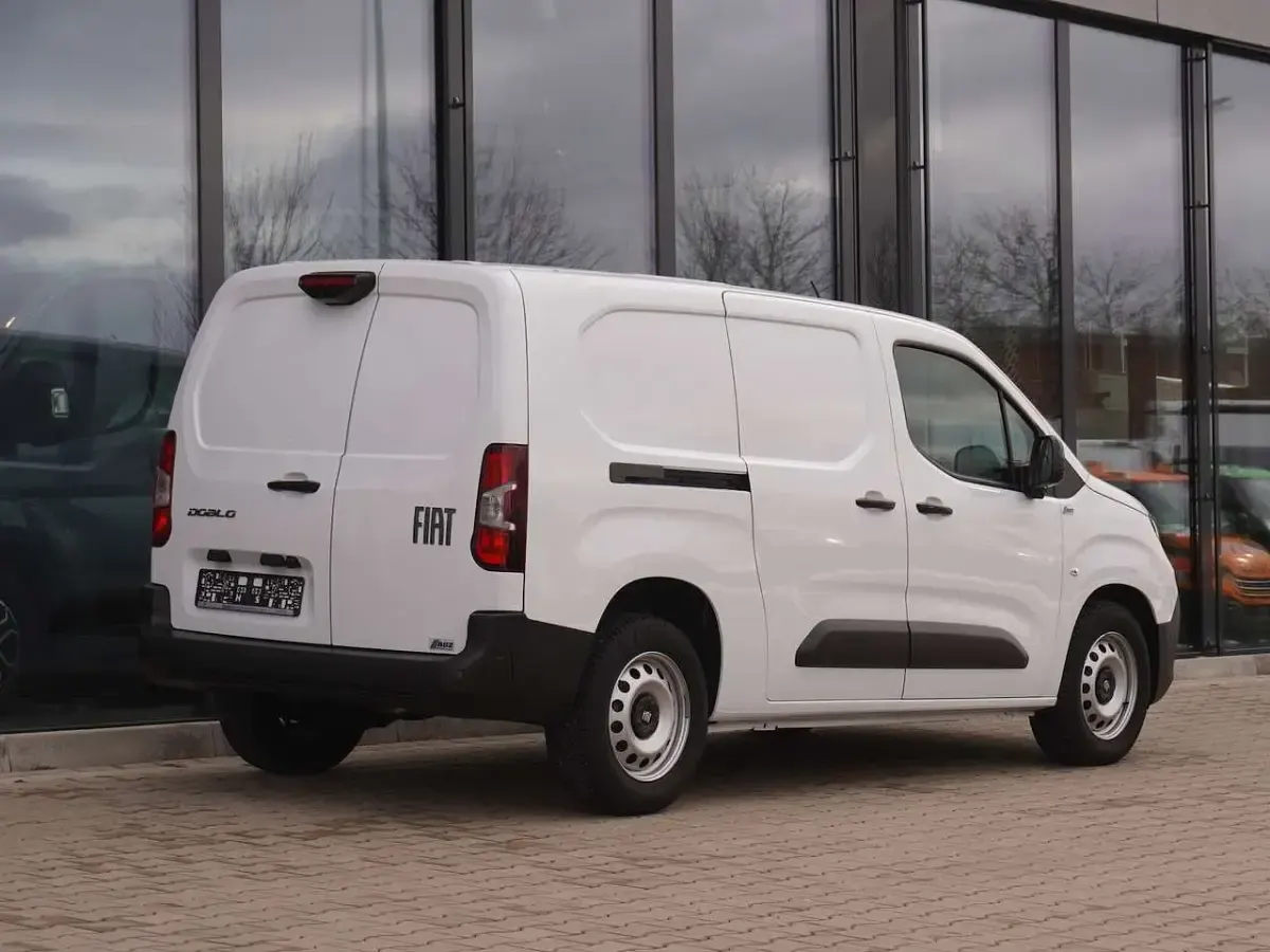 Gebraucht Fiat Doblò 102 PS (75 kW) 2025 Weiß Van / Kleinbus