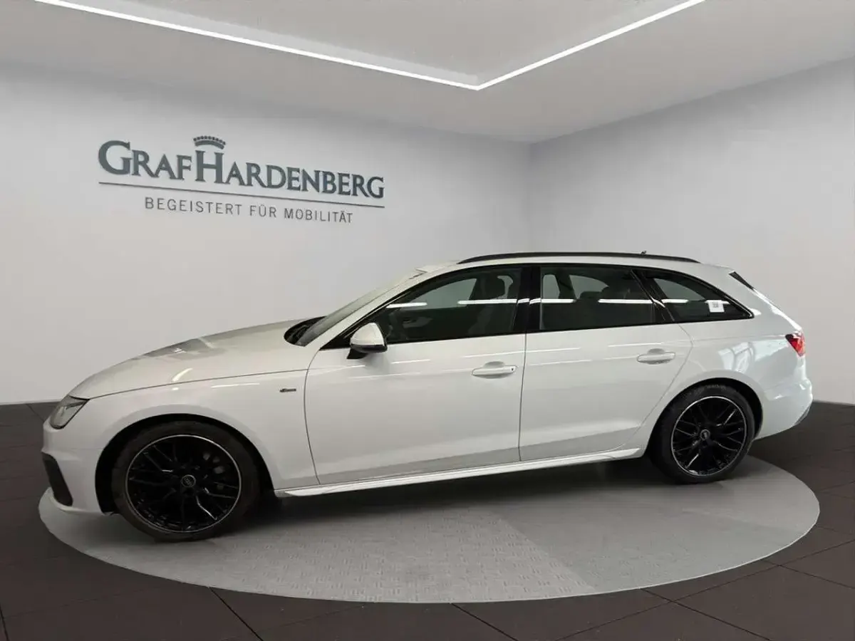 Gebraucht Audi A4 S-Line 286 PS (210 kW) 2023 Gletscherweiß metallic Kombi