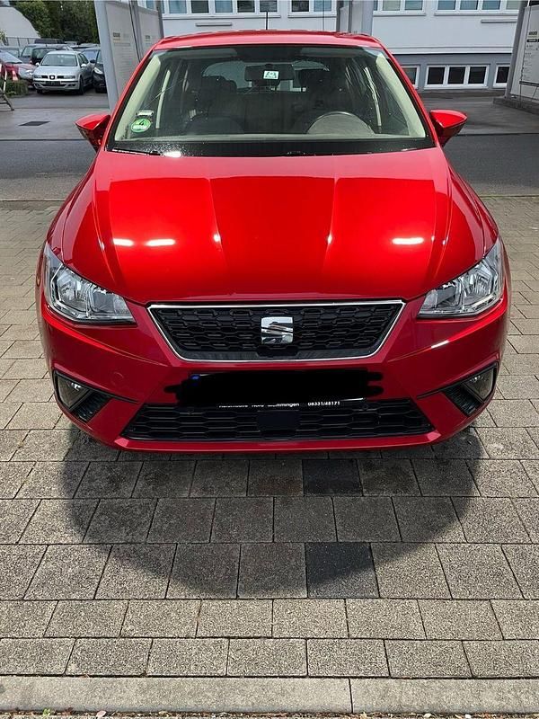 Rot Gebraucht 2017 Seat Ibiza Reference Kleinwagen | 8.700 € (Guter Preis) - Bild 1/4