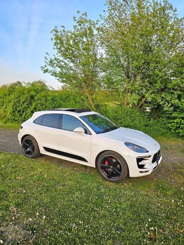 Weiß Gebraucht 2014 Porsche Macan Turbo SUV | 34.800 € (Etwas zu teuer) - Bild 1/4