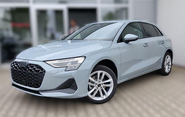 Grau Neu 2025 Audi A3 Sportback Advanced Limousine | 35.990 € (Fairer Preis) - Bild 1/4
