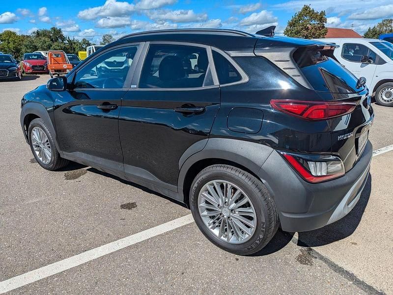 Gebraucht Hyundai Kona Trend 120 PS (88 kW) 2021 Schwarz SUV