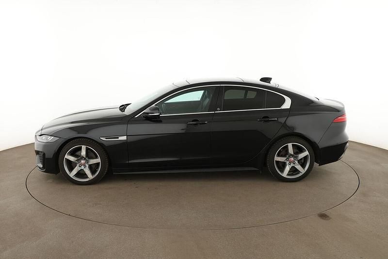 Używany Jaguar XE R-Dynamic 179 KM (131 kW) 2020 Czarny Sedan/Limuzyna