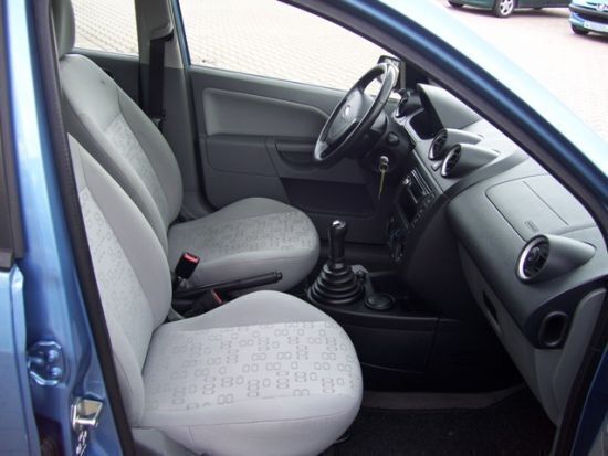 Gebraucht Ford Fiesta Ambiente 80 PS (58 kW) 2002 Blau metallic Kleinwagen