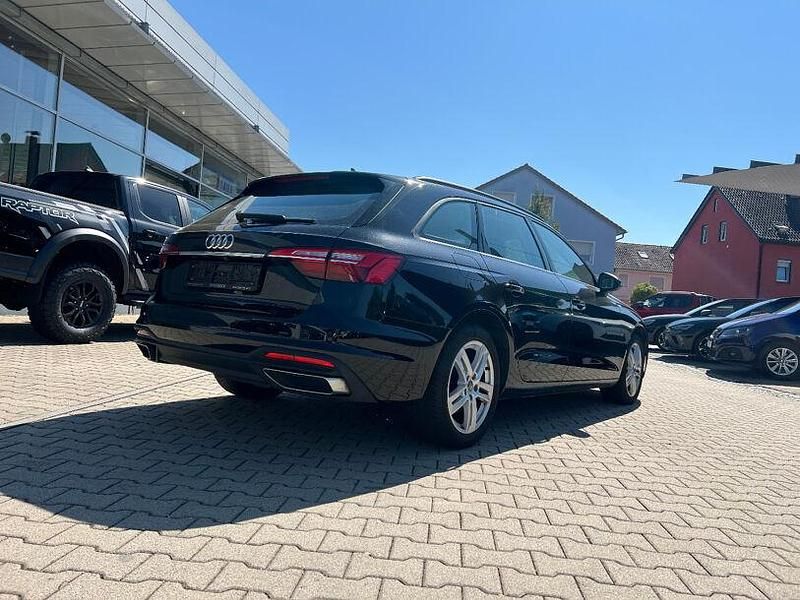 Gebraucht Audi A4 Ambiente 204 PS (150 kW) 2021 Schwarz Kombi