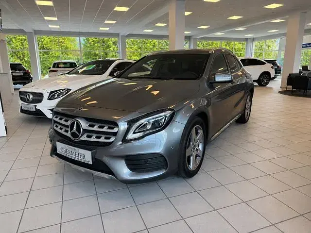 Gebraucht Mercedes GLA200 AMG 156 PS (114 kW) 2019 Grau SUV