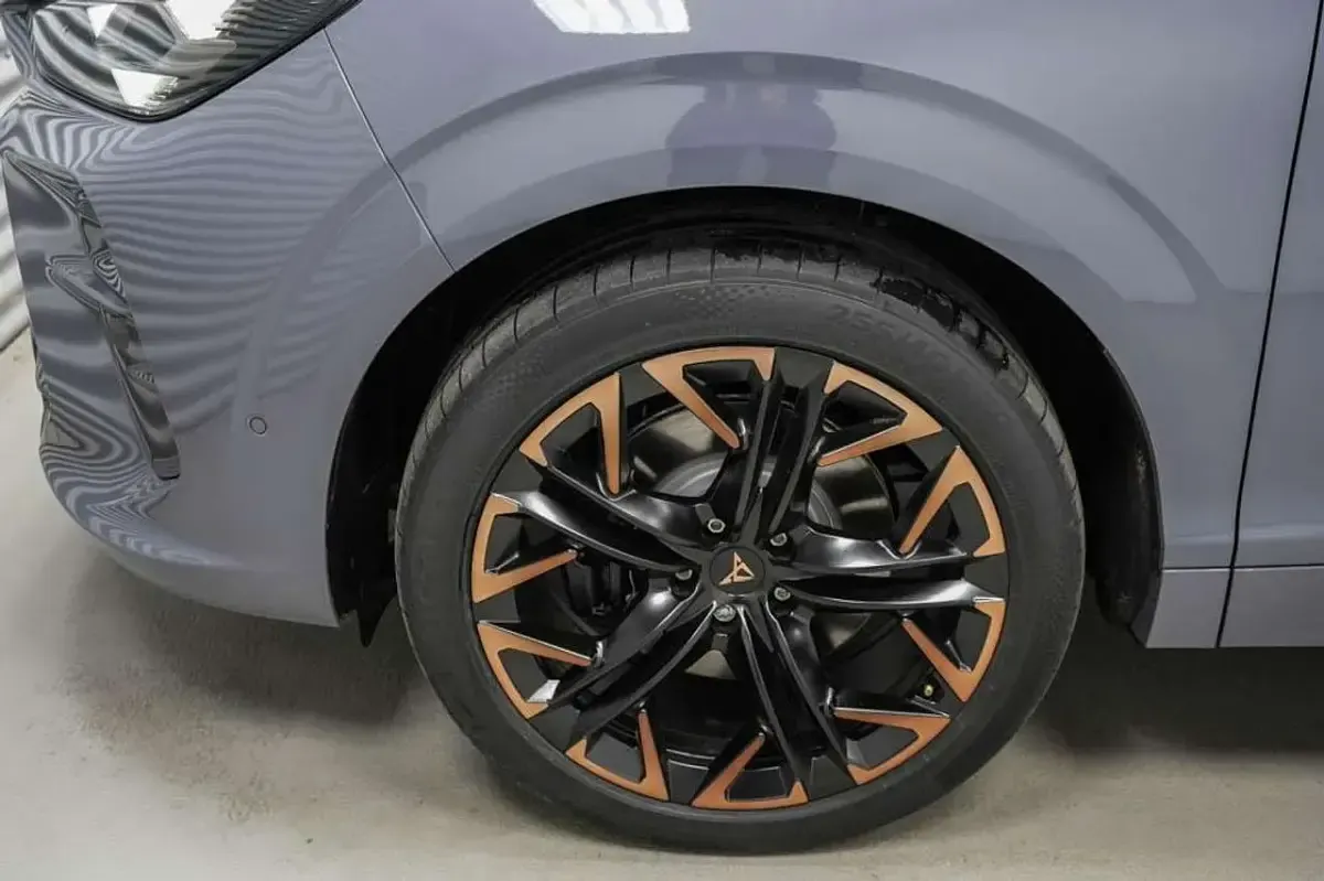 Neu Cupra Terramar VZ 265 PS (194 kW) 2025 Graphene grau metallic (r6) SUV