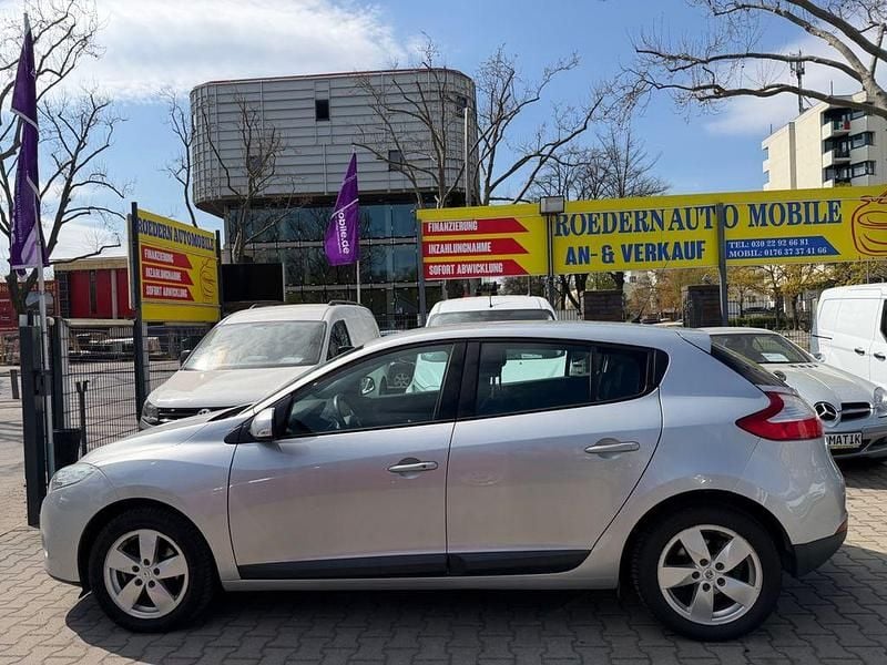 Gebraucht Renault Mégane Dynamique 140 PS (102 kW) 2010 Grau Limousine