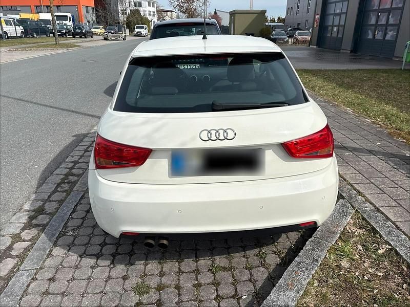 Gebraucht Audi A1 Premium 122 PS (89 kW) 2011 Weiß Kleinwagen