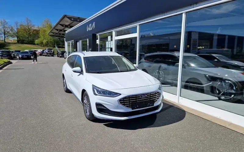 Gebraucht Ford Focus Titanium 120 PS (88 kW) 2022 Weiß Kombi