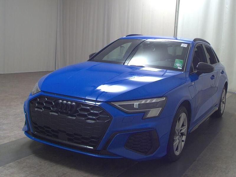 Gebraucht Audi A3 e-tron Ambiente 109 PS (80 kW) 2022 Blau Kleinwagen