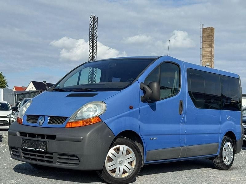 Blau Gebraucht 2005 Renault Trafic Van | 7.999 € (Etwas zu teuer) - Bild 1/4