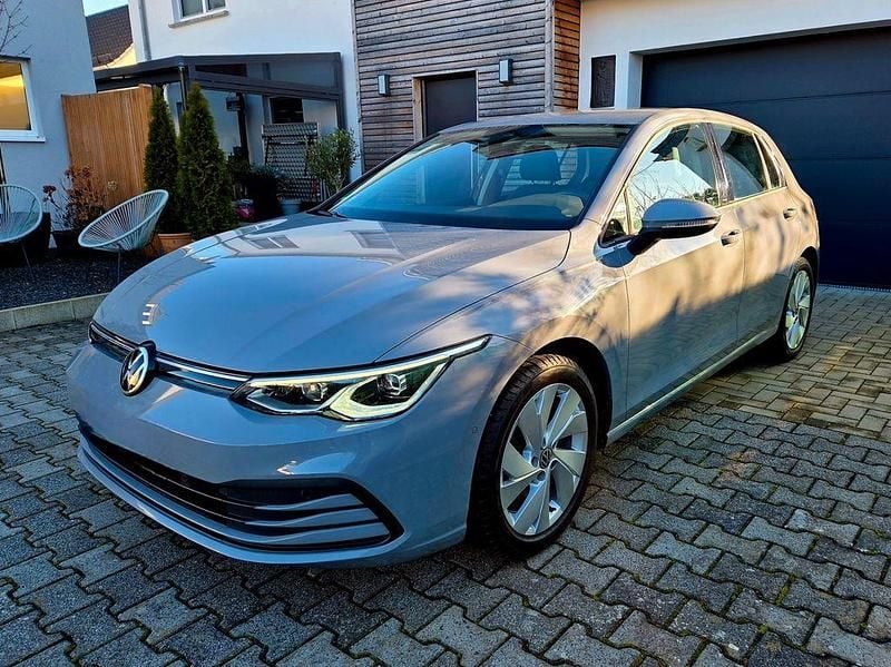 Grau Gebraucht 2020 VW Golf VIII Limousine | 16.200 € (Fairer Preis) - Bild 1/4