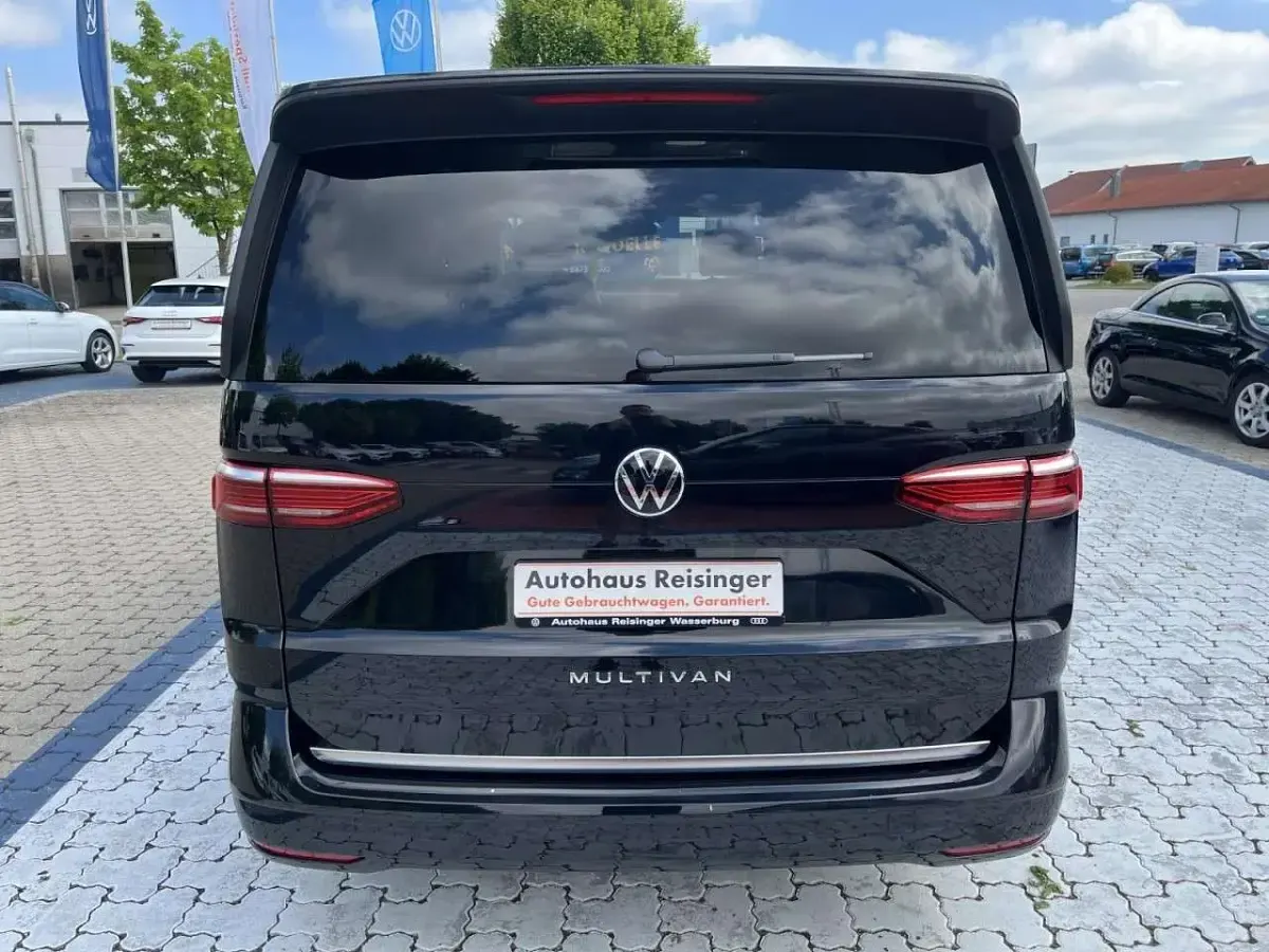 Gebraucht VW Multivan Style 204 PS (150 kW) 2025 Deep black perleffekt Van / Kleinbus