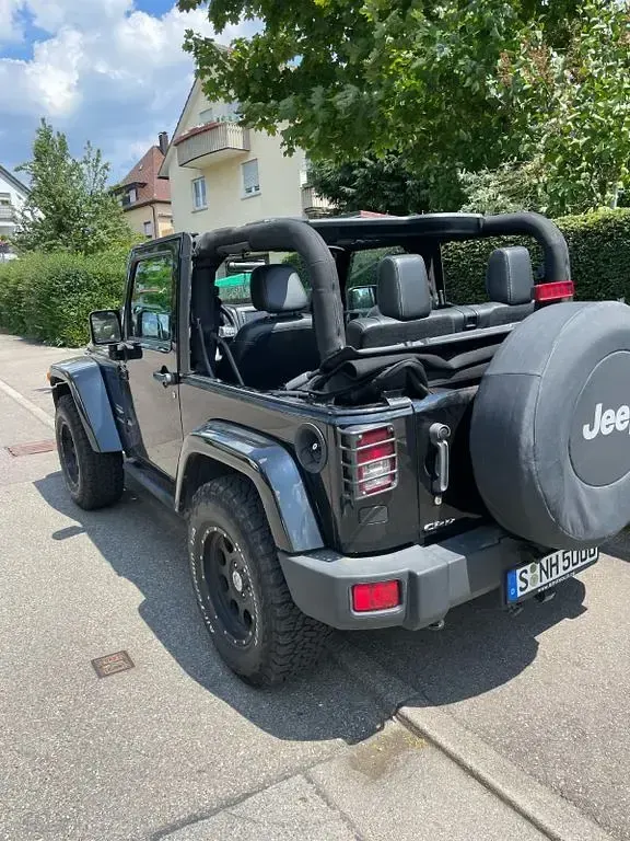 Gebraucht Jeep Wrangler Sahara 200 PS (147 kW) 2013 Schwarz SUV