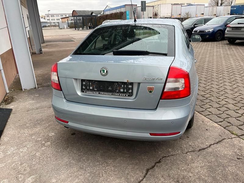 Gebraucht Skoda Octavia 105 PS (77 kW) 2010 Limousine