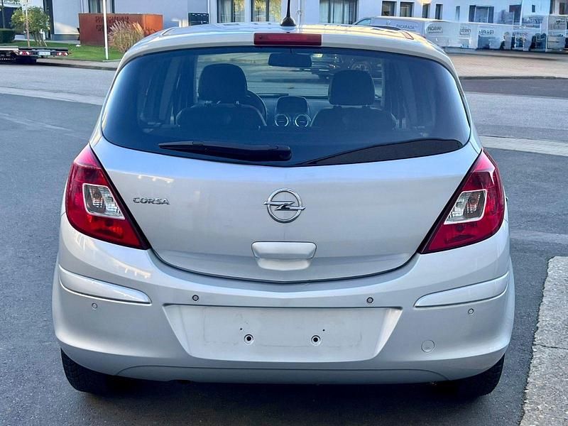 Gebraucht Opel Corsa Innovation 101 PS (74 kW) 2012 Silber Limousine