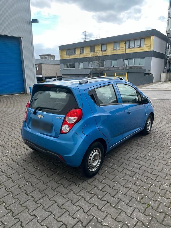 Gebraucht Chevrolet Spark LS 86 PS (63 kW) 2013 Blau Kleinwagen