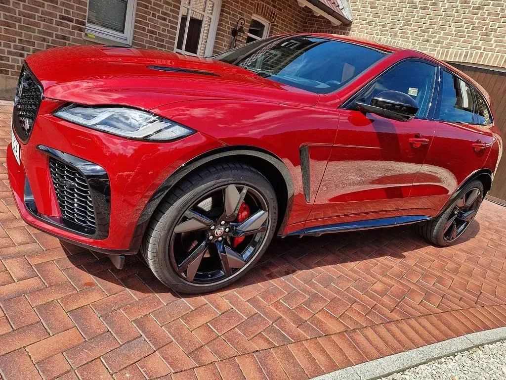 Gebraucht Jaguar F-Pace SVR 551 PS (405 kW) 2024 Firenze red (metallic) SUV