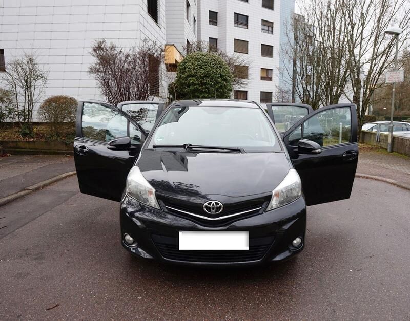 Schwarz Gebraucht 2012 Toyota Yaris Life Kleinwagen | 5.900 € (Fairer Preis) - Bild 1/4