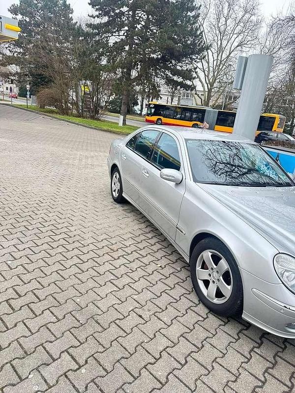 Gebraucht Mercedes E350 Classic 272 PS (200 kW) 2005 Limousine