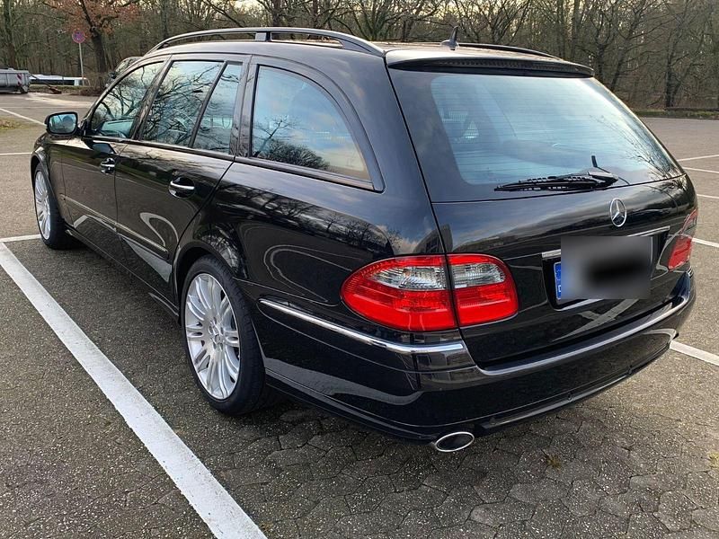 Gebraucht Mercedes E320 Avantgarde 224 PS (164 kW) 2006 Schwarz Kombi