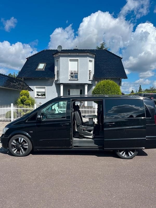 Schwarz Gebraucht 2012 Mercedes Viano Edition Van / Kleinbus | 29.999 € - Bild 1/4