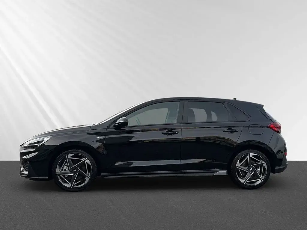 Gebraucht Hyundai i30 Advantage 140 PS (102 kW) 2025 Schwarz Kombi