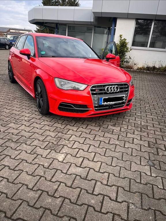 Gebraucht Audi S3 Sport 300 PS (220 kW) 2014 Rot Limousine