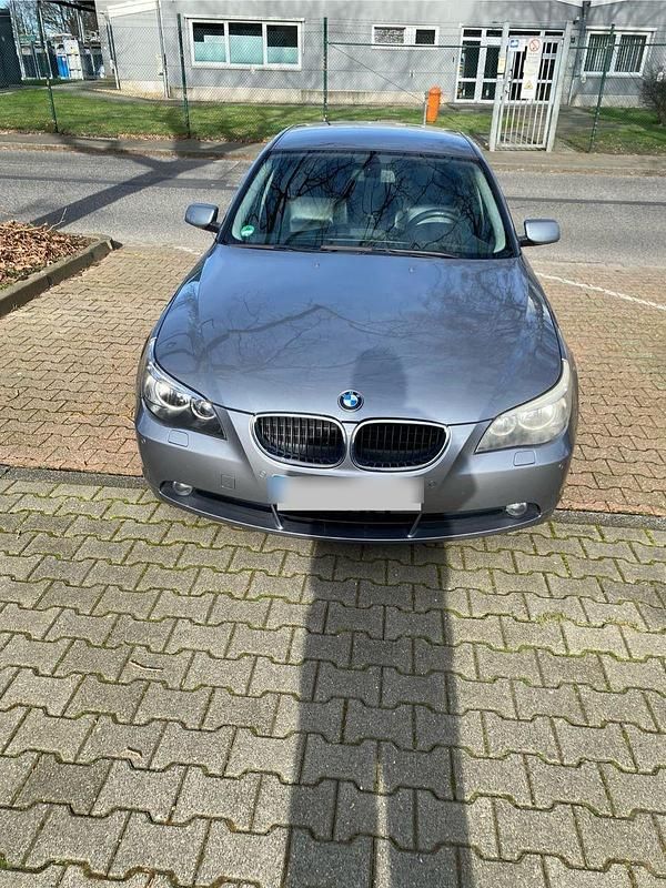 Gebraucht BMW 520 170 PS (125 kW) 2003 Silber Limousine