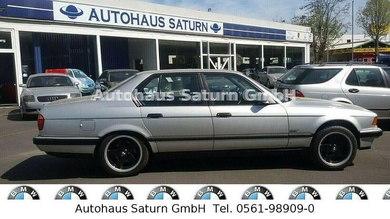 Gebraucht BMW 735 211 PS (155 kW) 1991 Silber Limousine