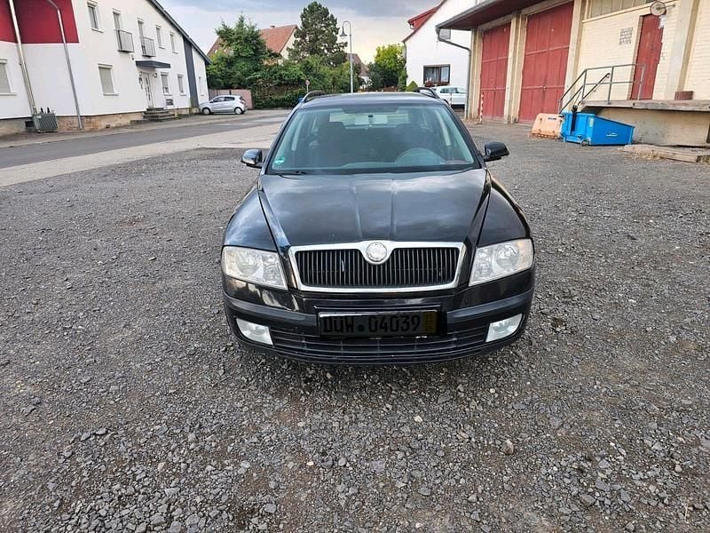 Schwarz Gebraucht 2008 Skoda Octavia Kombi | 899 € (Superpreis) - Bild 1/4