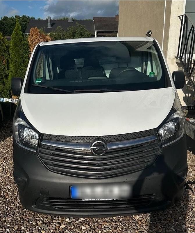 Weiß Gebraucht 2018 Opel Vivaro Van | 13.600 € - Bild 1/4
