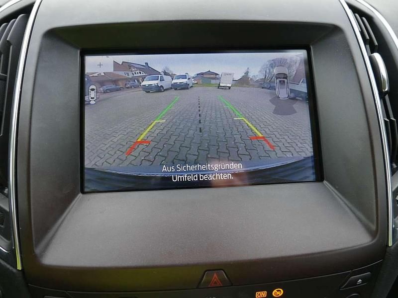 Gebraucht Ford S-MAX Titanium 190 PS (139 kW) 2020 Solarsilber Van / Kleinbus