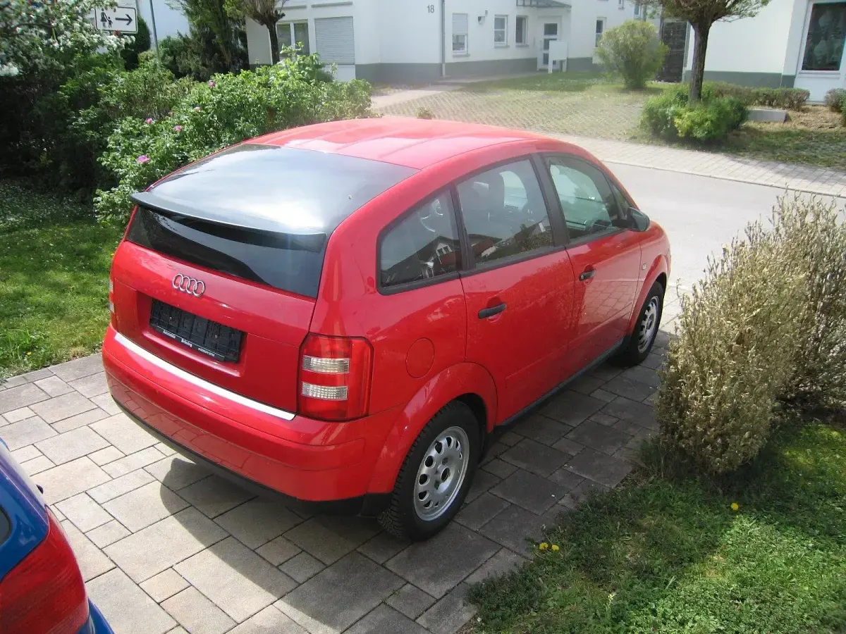 Gebraucht Audi A2 61 PS (44 kW) 2004 Rot Kleinwagen