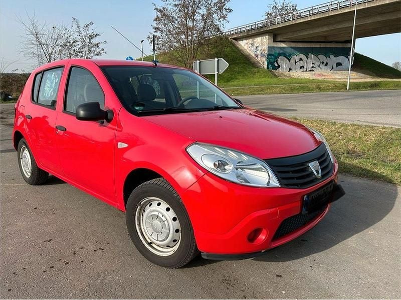 Gebraucht Dacia Sandero 75 PS (55 kW) 2009 Rot Limousine