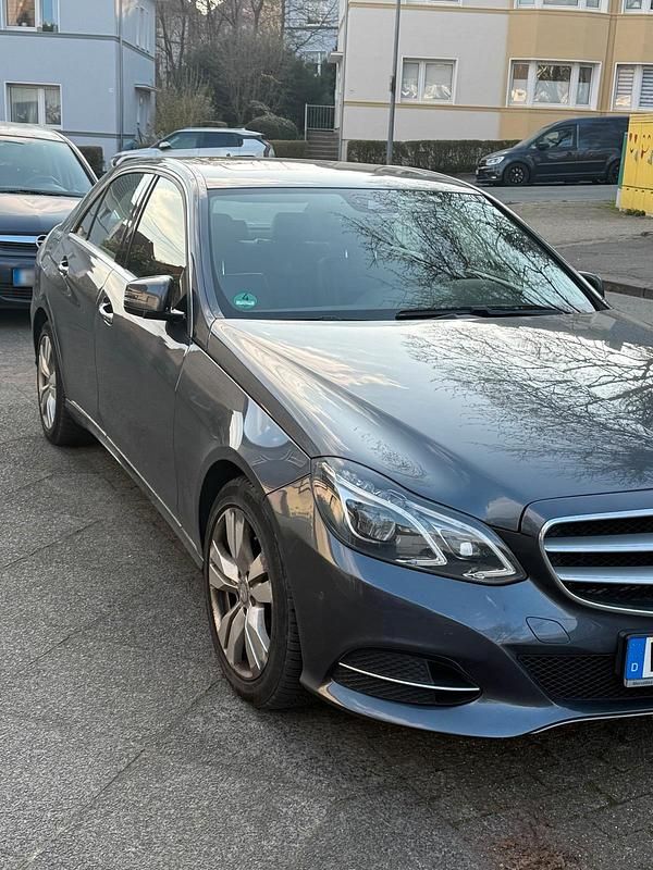 Gebraucht Mercedes E300 Avantgarde 239 PS (175 kW) 2017 Grau Limousine