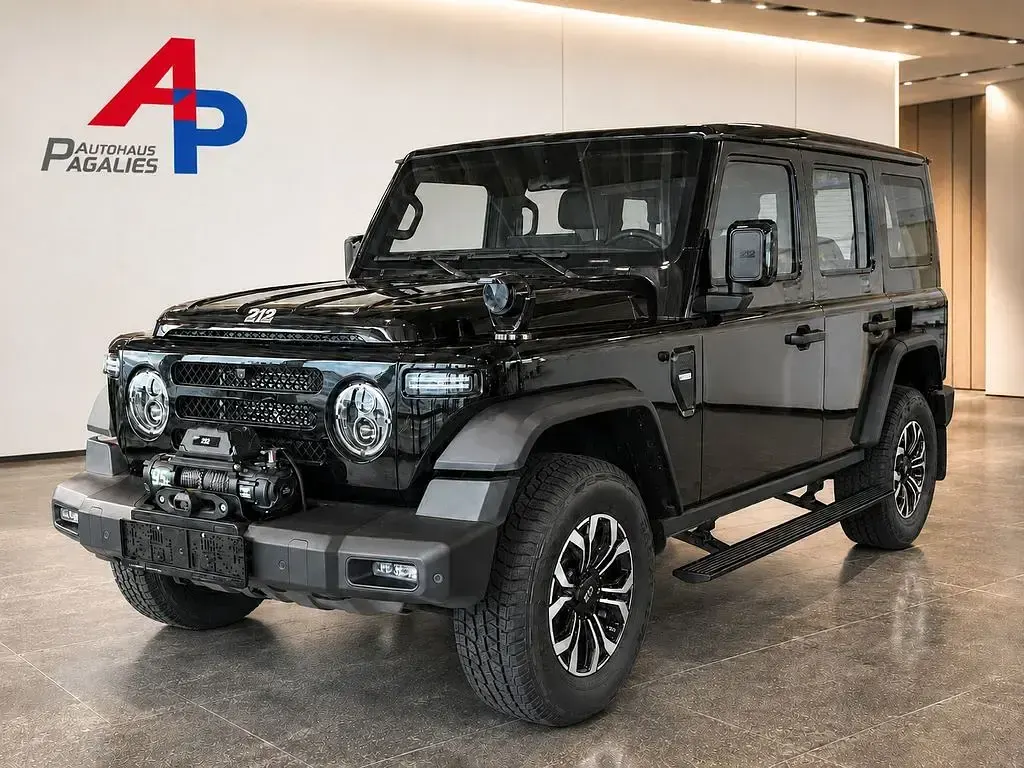 Neu BAW 212 166 PS (122 kW) 2026 Schwarz SUV
