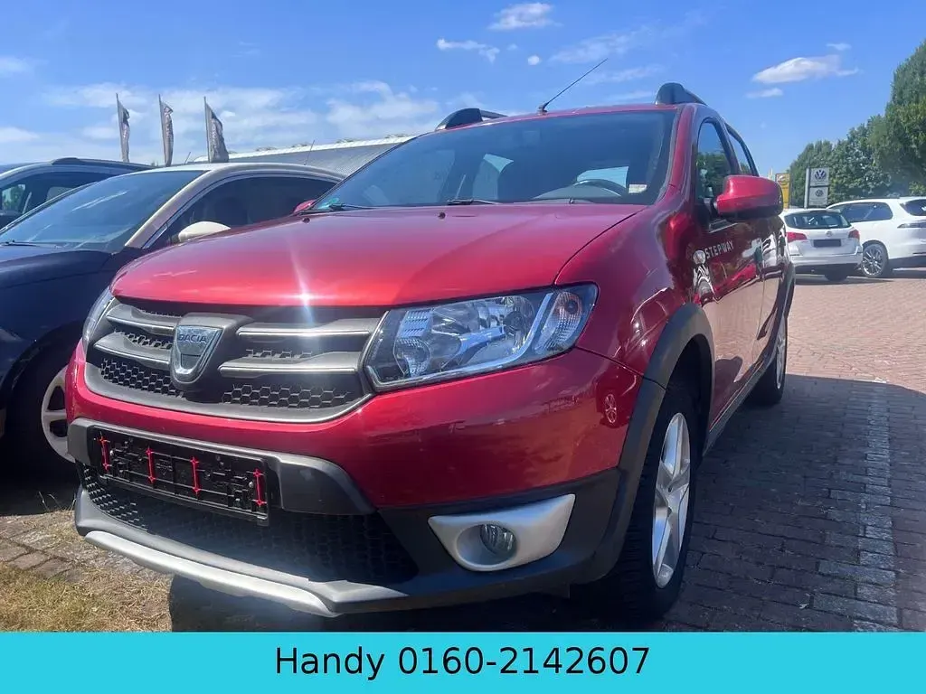 Gebraucht Dacia Sandero Prestige 90 PS (66 kW) 2016 Rot SUV