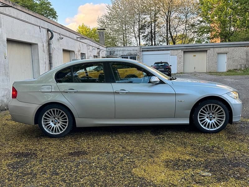 Second-hand BMW 325 218 CP (160 kW) 2006 Argintiu Berlinǎ