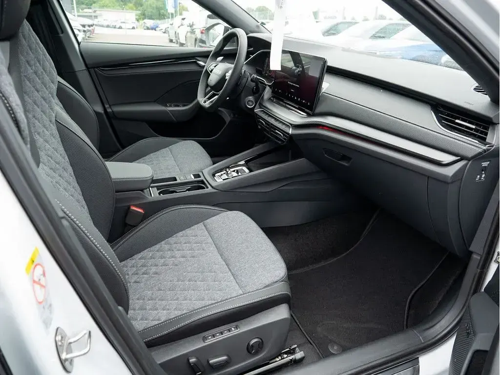Neu Skoda Octavia SportLine 204 PS (150 kW) 2026 Weiß Kombi