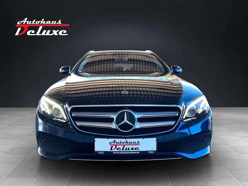 Gebraucht Mercedes E350 Avantgarde 258 PS (189 kW) 2017 Cavansitblau  metalliclack Kombi