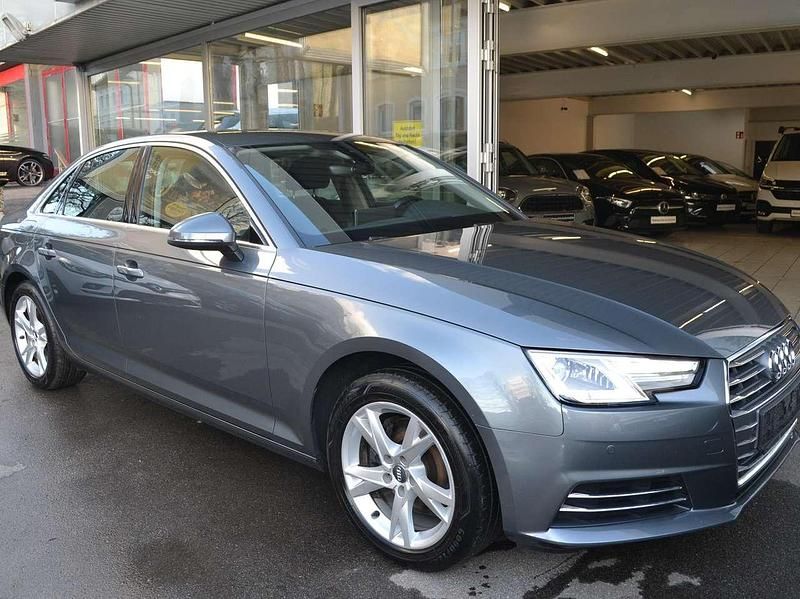Gebraucht Audi A4 Sport 150 PS (110 kW) 2017 Monsungrau metallic Limousine