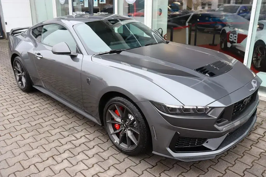 Neu Ford Mustang Dark Horse 454 PS (333 kW) 2026 Carbonizedgrey metallic Coupé