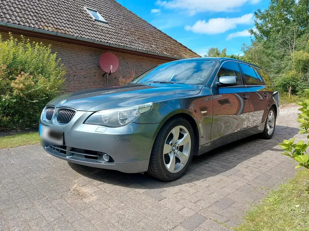 Gebraucht BMW 525 176 PS (129 kW) 2006 Grau Kombi