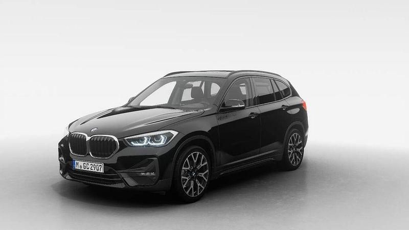 Black sapphire metallic schwar Gebraucht 2019 BMW X1 Sport Line SUV | 22.855 € (Fairer Preis) - Bild 1/4
